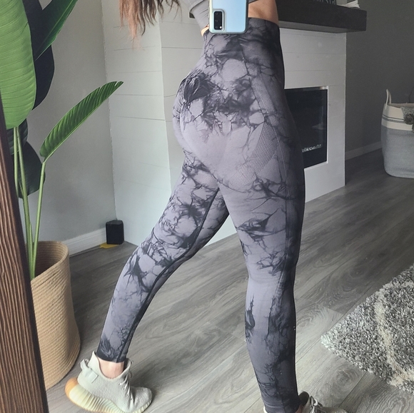 High Rise Seamless Leggings TikTok - Picture 2 of 3